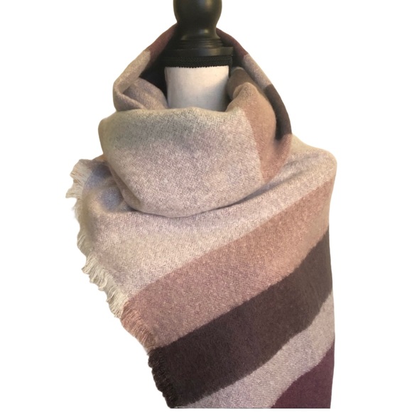 🎉HP🎉[Express] Oversized Blanket Scarf - Picture 2 of 7